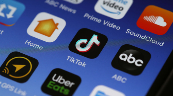 ft proprietarul politico si the telegraph vrea sa cumpere filiala europeana a tiktok