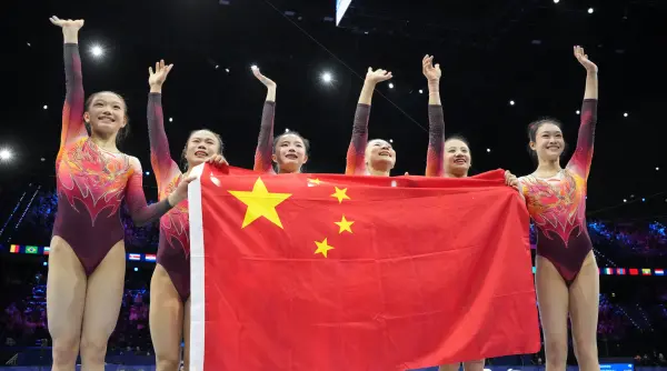 surpriza la mondialele de gimnastica china invinge sua si ia aurul pe echipe pentru prima data in 20 de ani