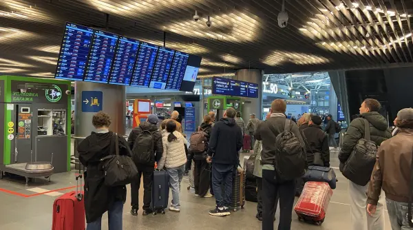 aeroporturile din moscova sunt din nou inchise ucraina a reluat atacurile cu drone asupra capitalei rusiei