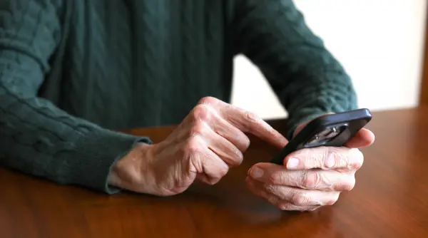 casa de pensii a lansat o aplicatie prin care se poate estima pensia si se verifica vechimea de pe telefon cum functioneaza mycnpp