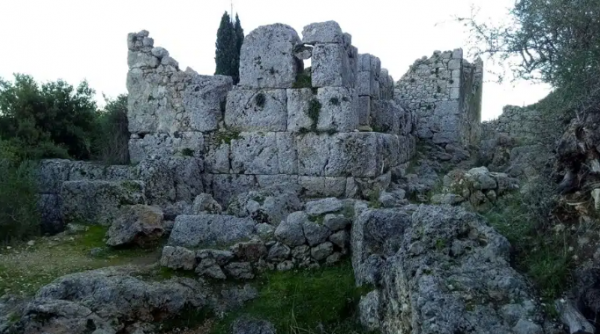 grecia amenajeaza un sit arheologic de pe insula itaca asociat cu palatul legendar al lui ulise eroul din odiseea