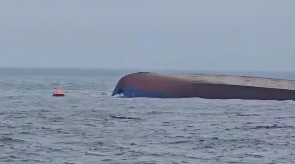 inca o nava a fost lovita de drone in marea neagra aproape de constanta si s a scufundat surse un mort si zece raniti