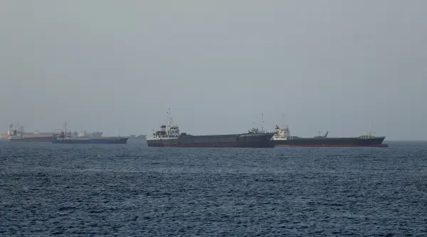 iranul si a epuizat aproape total petrolul din flota fantoma de la 135 milioane de barili in februarie a ajuns la sub un milion