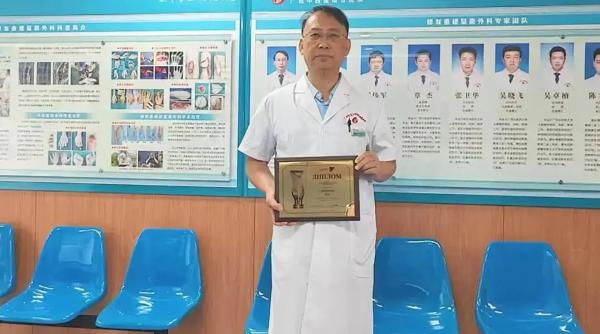 Obsedat de nemurire, Putin l-a atras în Rusia pe un doctor chinez care spune că poate să facă transplant de cap uman pe un corp nou