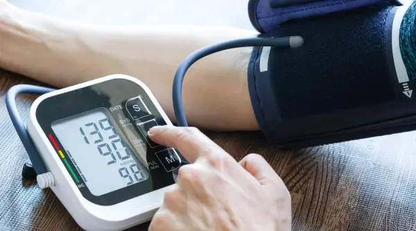 exista o activitate banala care poate scadea tensiunea arteriala mai mult decat 30 de minute de exercitii fizice