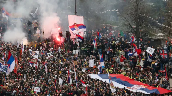 generatia z din serbia pune in pericol puterea lui vucici tinerii au stat doi ani in strada acum vor sa preia guvernul