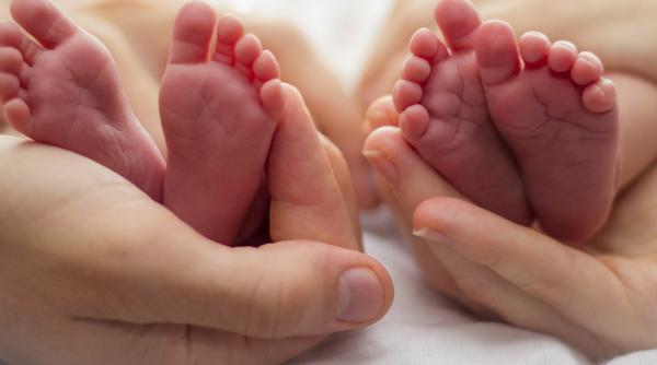 Caz extrem de rar: o femeie cu două utere a născut gemeni diferiţi, în Italia. Este al 7-lea caz cunoscut în lume