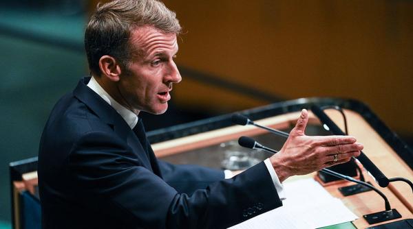 Emmanuel Macron avertizează că rețelele sociale „distrug democrația” și creează o „fascinație pentru violență”