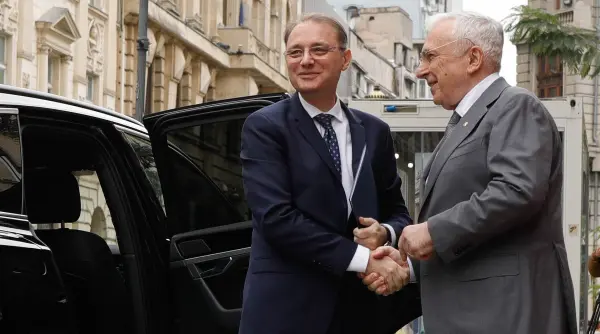 luca niculescu se intalneste cu mugur isarescu si cu sefii marilor companii marile teste ale guvernului cursul euro si soarta dacia