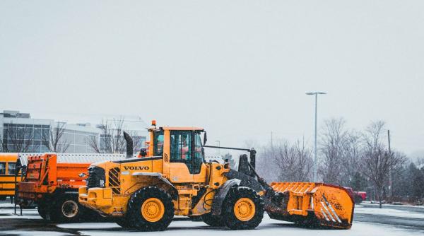 Pregătirea utilajelor de construcții pentru sezonul rece