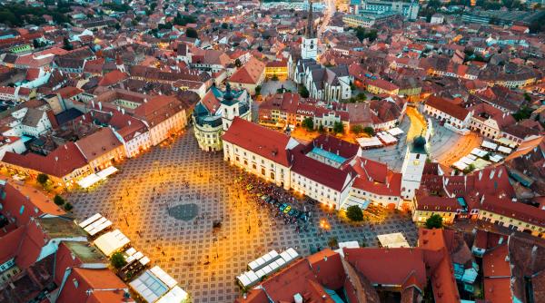 Sunt două orașe în România în care turiștii sunt deja prea mulți și se simt efectele. În Brașov, au apărut reducerile pentru localnici
