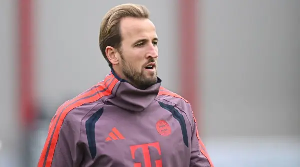 atacantul harry kane este cel mai bun fotbalist din lume a adus balonul de aur in anglia dupa o asteptare de 25 de ani