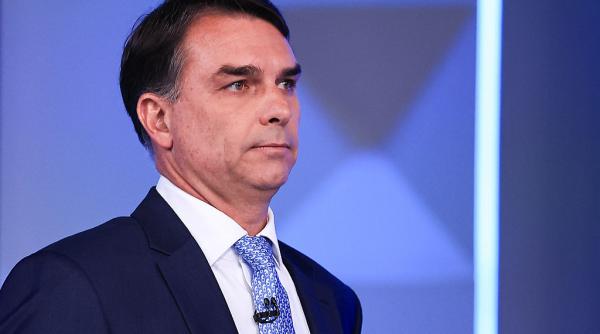 Flavio Bolsonaro ar fi fugit din Brazilia după înfrângerea la alegerile prezidențiale. Autoritățile îi anulaseră pașaportul