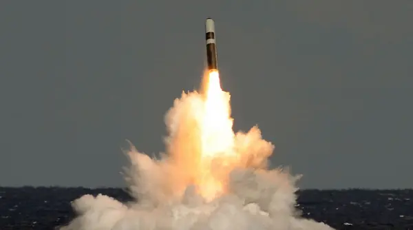 rusia a testat racheta balistica intercontinentala bulava lansata de pe un submarin nuclear ce tinta a vizat