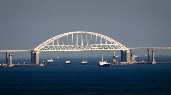rusia redeschide ruta cerealelor prin marea azov dupa aproape patru luni de blocaj navele vor fi escortate militar