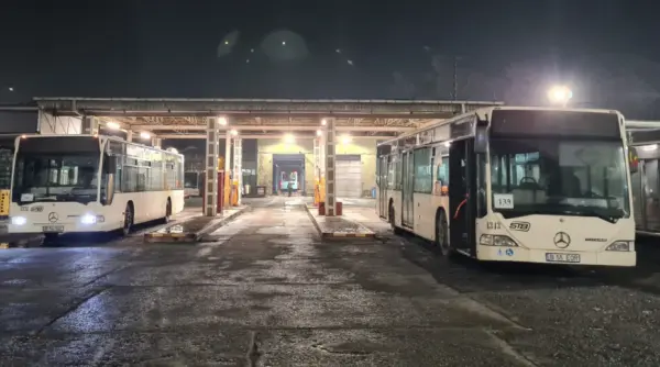 soferi stb acuzati ca au furat motorina din autobuzele stationate noaptea in autobaza ferentari ar fi fost ajutati de doi paznici