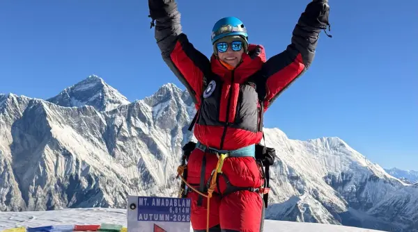suceveanca alina isopescu a cucerit varful ama dablam din himalaya la peste 6 800 de metri altitudine