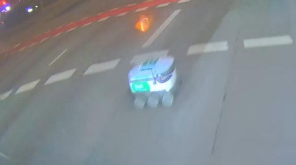 Un robot de livrări din Estonia a provocat un accident cu un autobuz şi a fugit de la locul faptei