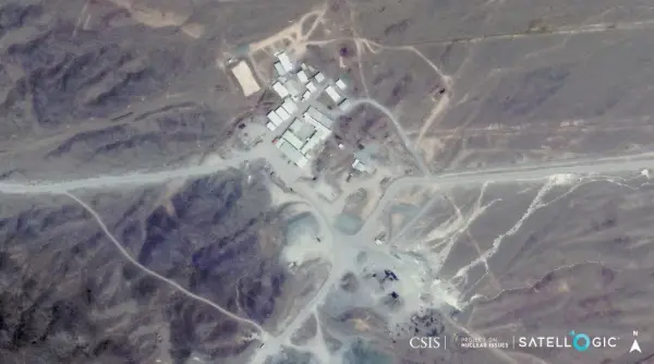 axios iranul este presat sa dea voie inspectorilor onu sa viziteze instalatiile nucleare bombardate ce ar obtine in schimb