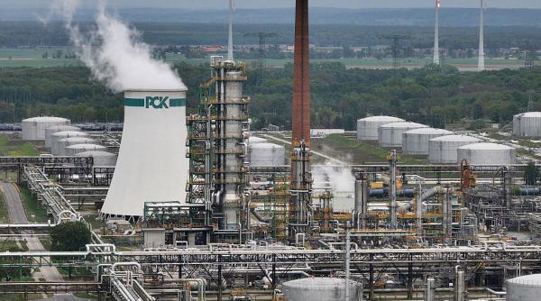 Factura de petrol a Europei. UE plătește cu 10 miliarde de euro mai mult pe lună decât în ​​2025
