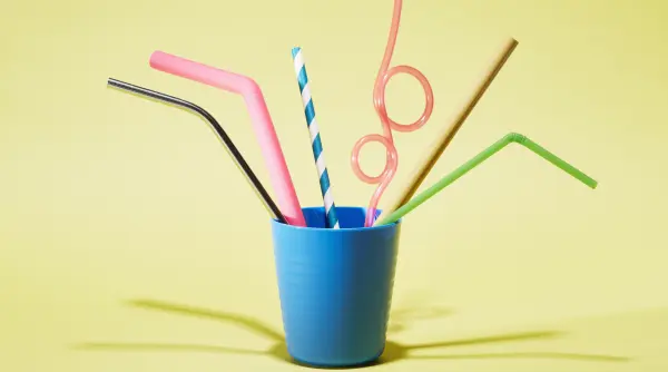 ni s a spus sa renuntam la paiele de plastic pentru a salva planeta acum s a descoperit ca cele de hartie sunt si mai daunatoare
