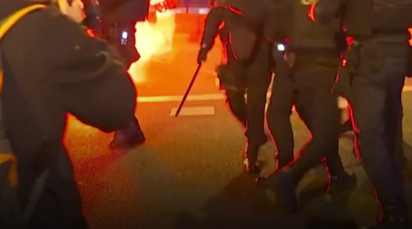 Violențe în capitala Spaniei după tragedia feroviară. Protestatarii au aruncat cu obiecte spre polițiști