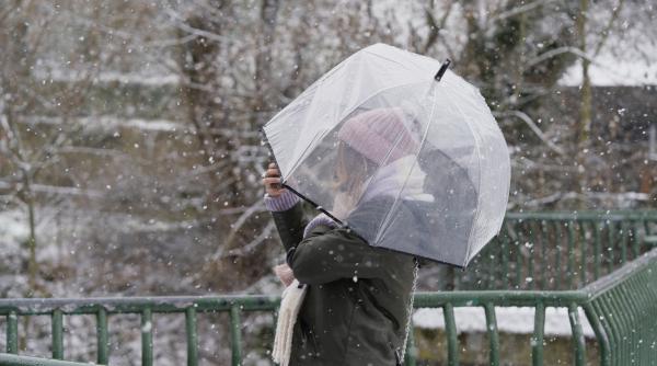  Noiembrie începe cu ninsori, ploi torențiale și temperaturi foarte scăzute. ANM anunță ce zone vor fi cele mai afectate