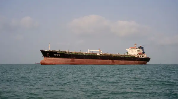 sapte petroliere rusesti se indreapta spre sua cu 288 000 de tone de motorina un stat american vrea sa le blocheze