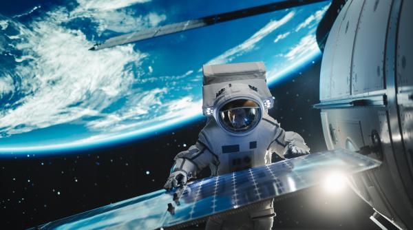 Stația Spațială Internațională primește cu 30% mai multă energie. Astronauții au lucrat peste 7 ore în vidul cosmic pentru asta