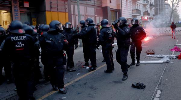 Alertă în capitalele europene: Grupări islamiste vor să profite de haosul de la proteste. 160.000 de oameni ies în stradă în Germania
