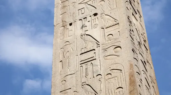au mutat obeliscuri uriase si monumente de sute de tone peste mare cum au reusit romanii sa faca asta in antichitate