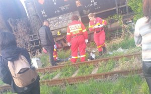 Selfie mortal! O tânără de 22 de ani a murit în București, electrocutată pe un vagon de tren