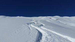 Ninge neîncetat la munte! La Bâlea Lac, stratul de zăpadă depășește 30 de centimetri