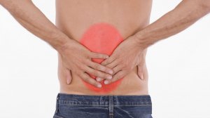 Sfat de sănătate: Unu din trei români acuză dureri de spate. Care e cea mai simplă soluţie care ne ajută să scăpăm pe ele