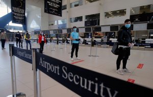 Regulile stricte în avion și aeroport, din iunie