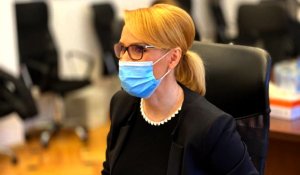 Gabriela Firea, atac la Nelu Tătaru cu privire la coordonarea medicală centralizată: 'Poate că vrea să aducă chelneri, picolițe, coafeze la conducere'