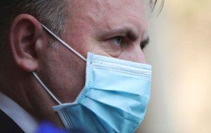 Cum a reușit ministrul Sănătății să nu se îmbolnăvească de COVID-19, după toate vizitele în zone-focar