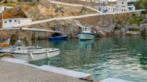 Insula grecească cu doar 24 de locuitori, gata să i plătească cu 18.000€ pe cei care decid să se mute acolo