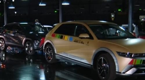 Ce a ales să facă vedeta cu maşina de 50.000 de euro primită cadou de la Ion Ţiriac