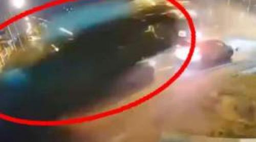 Ce se speculează despre șoferul din Oradea care a zburat cu mașina peste sensul giratoriu. Localnicii fac dezvăluiri