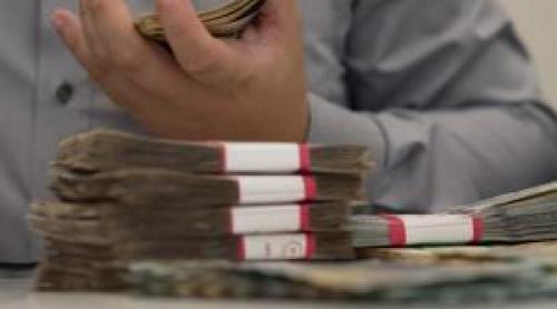 Condiţia pusă de Ilie Bolojan pentru a creşte salariul minim cu 300 de lei