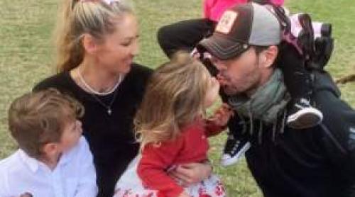 Enrique Iglesias a devenit tată din nou! Anna Kournikova a născut pentru a patra oară