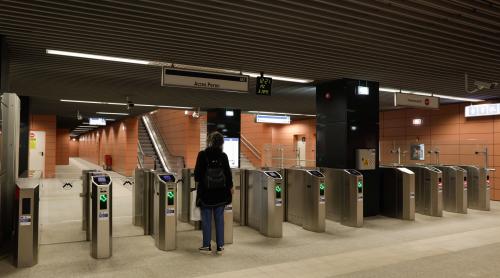 Filmul complet al sinuciderii de la stația Crângași! Detalii crunte despre ce s a întâmplat cu femeia de 36 de ani