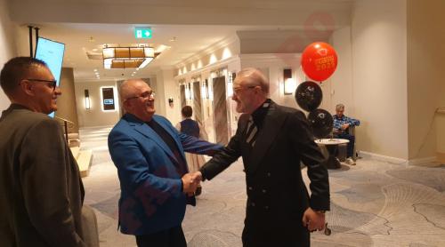 Gigi Becali, întâmpinat la Super Gala Fanatik 2025 de ziaristul care l a „mitraliat”: „Vă iubesc!”. Apariție spectaculoasă a patronului FCSB. Video