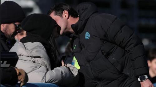 Imagini rare cu Cristi Chivu şi familia. Cum a fost surprins la petrecerea de Crăciun a lui Inter