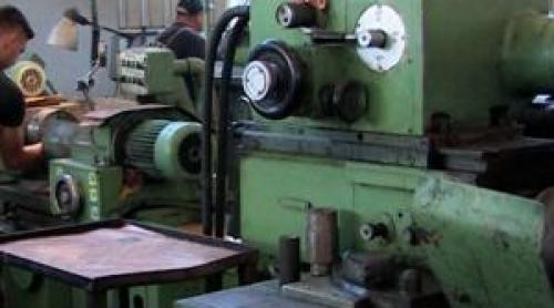 Industria care face concedieri masive. Sute de români rămân fără loc de muncă înainte de Crăciun