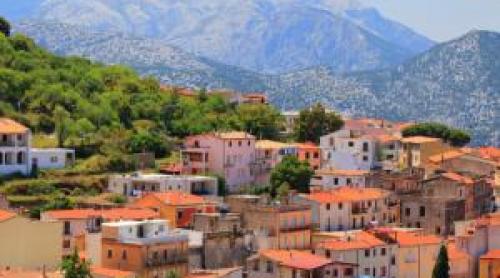 Insula italiană care îţi oferă 15.000 € dacă te muţi acolo. Există însă şi câteva condiţii