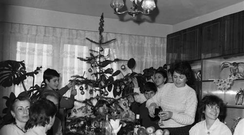 Inventivitate în comunism. Ce se gătea de Crăciun și cum erau adaptate rețetele în lipsa ingredientelor esențiale