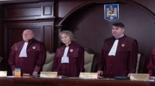 Judecătorii CCR au amânat pentru luni decizia în privinţa pensiilor speciale