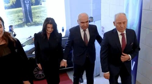 S a însurat premierul? Purtătoarea de cuvânt a Guvernului vorbește despre „soția domnului Ilie Bolojan”